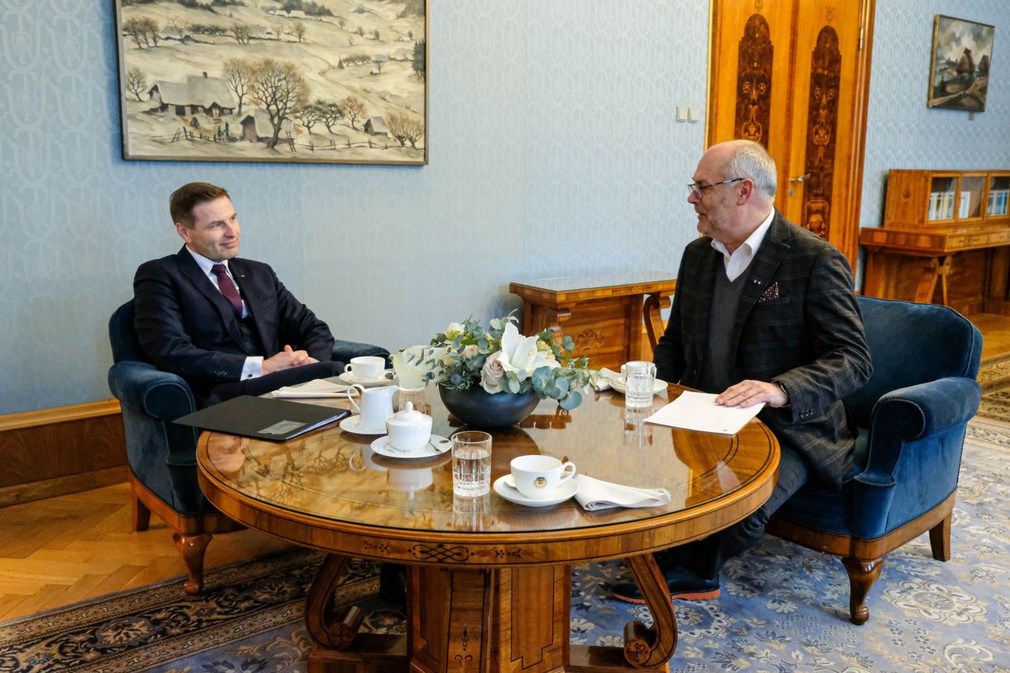 President Alar Karis kohtus Nursipalu harjutusvälja teemal kaitseminister Hanno Pevkuriga.