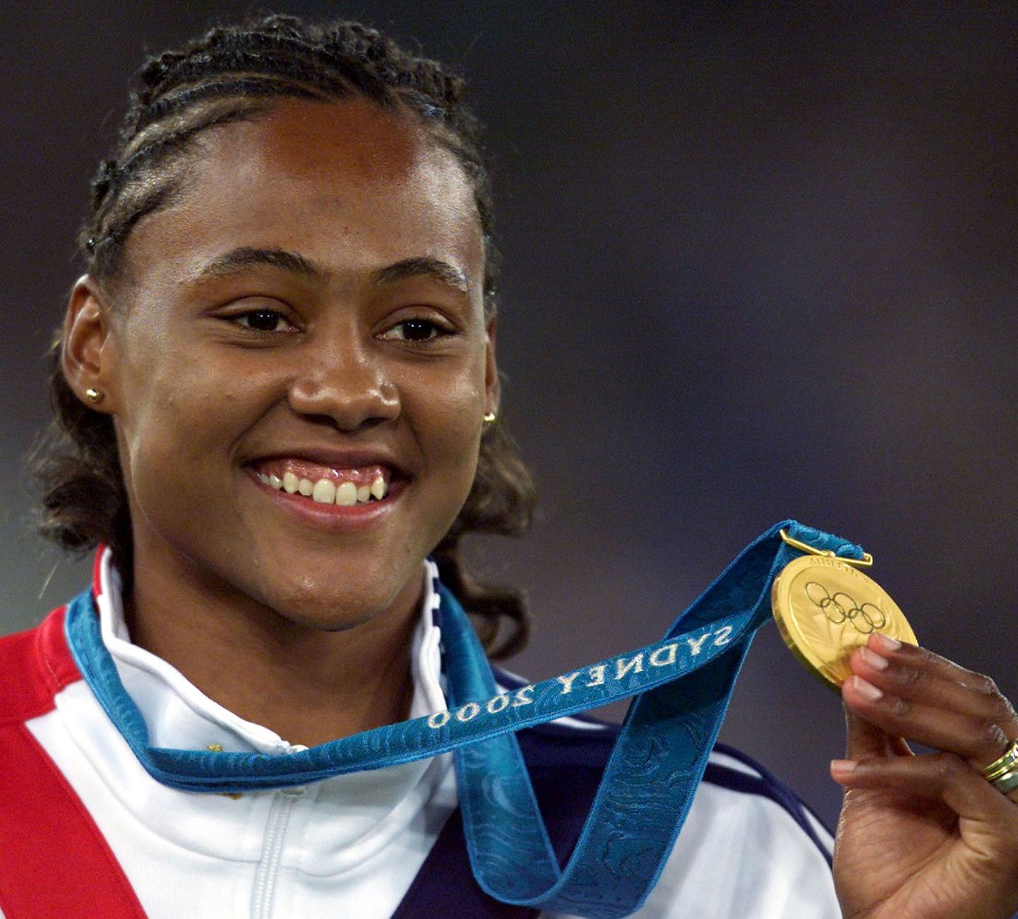 Marion Jones Sydney 2000. aasta olümpial 100 meetri jooksus saadud kuldmedaliga