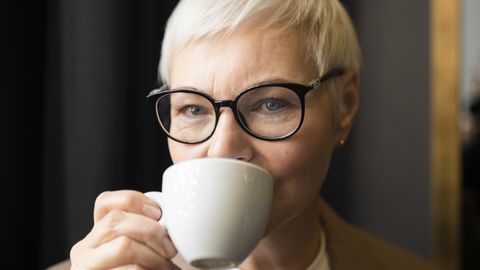 HARVARDI UURING ⟩ Just nii mitu tassi kohvi või teed hoiab ära dementsuse ja teritab mälu