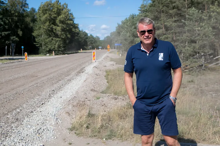 PIDEV TOLMUTORM: Timo Raimla sõnul tuleb lakkamatu tolmu tõttu majapidamist puhastada iga päev.
