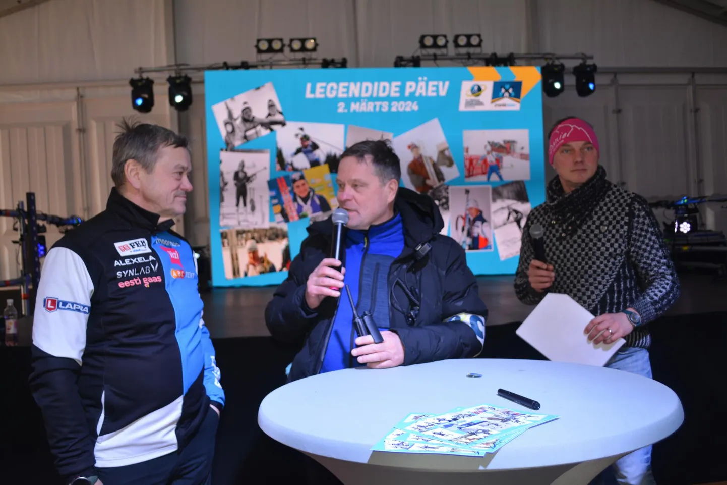 Vestlusringis on Võrumaal noori treenivad Urmas Kaldvee (vasakult) ja Hillar Zahkna.