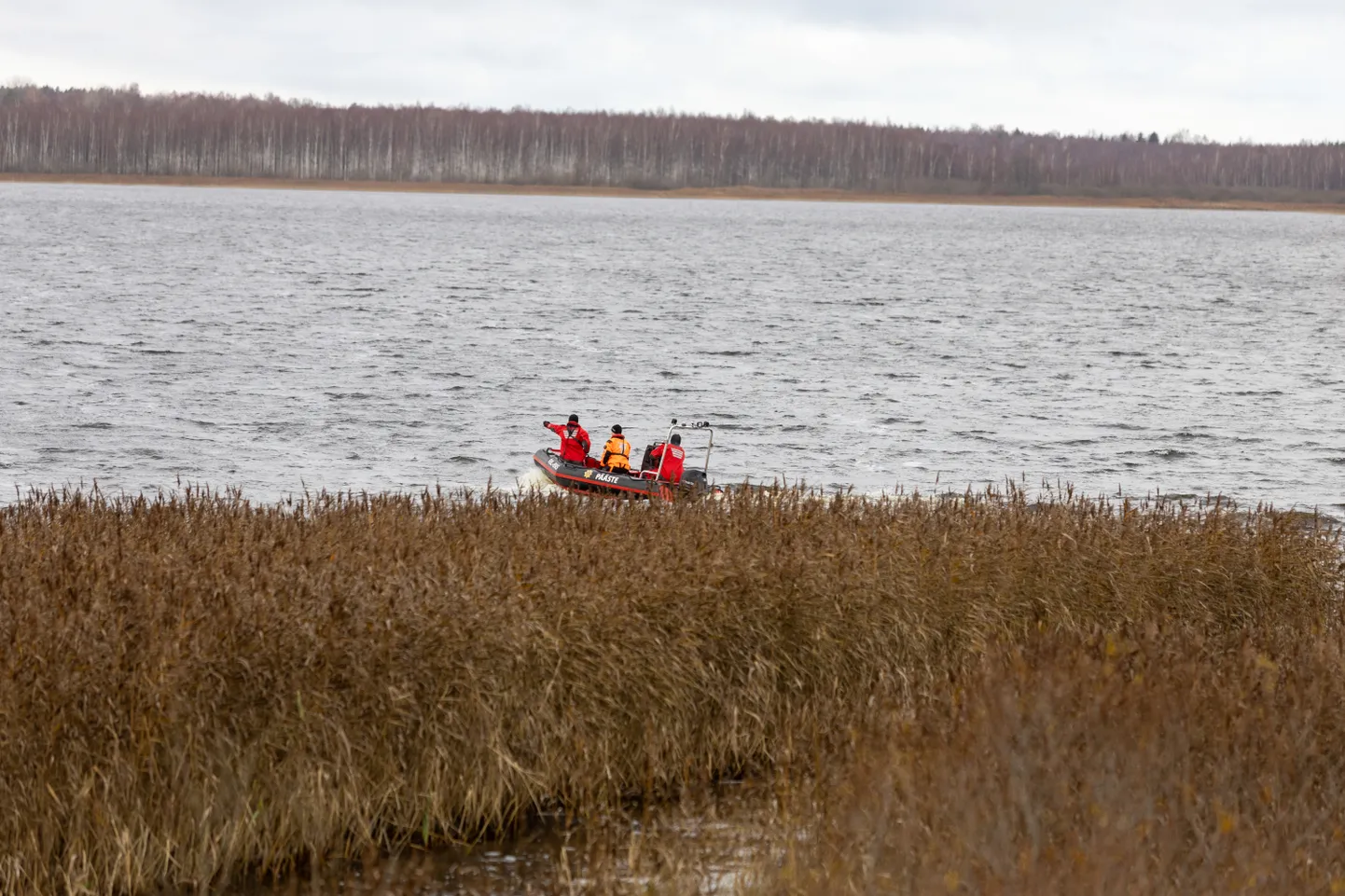 Päästjatel tuli aidata merel madalikule kinni jäänud paadisõitjaid. Foto on illustratiivne.