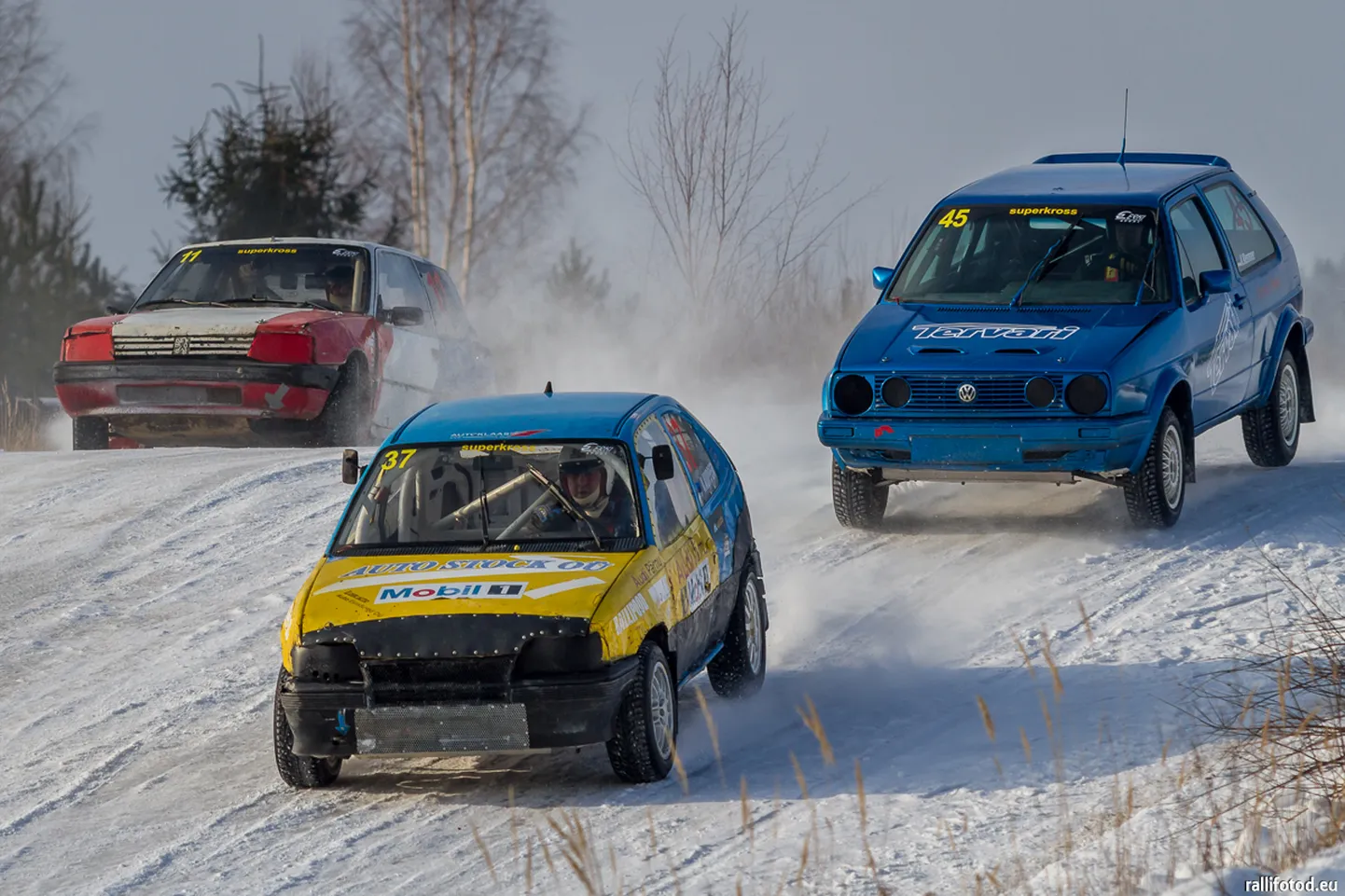 Opelit taltsutav Vahur Kupper (nr 37) hoiab kahe etapi järel rahvakrossi klassis liidrikohta.