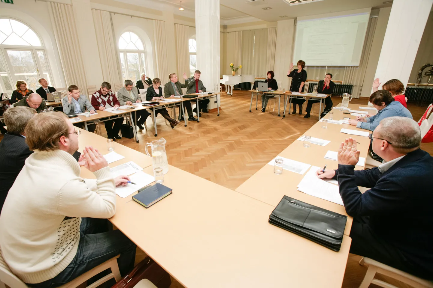 2DK: Paide linnavolikogu.
DK/FOTO DMITRI KOTJUH,JÄRVA TEATAJA