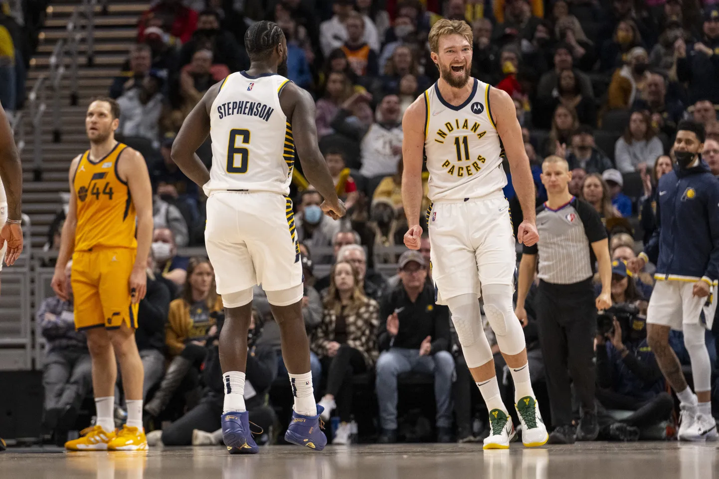 Domantas Sabonis (paremal).