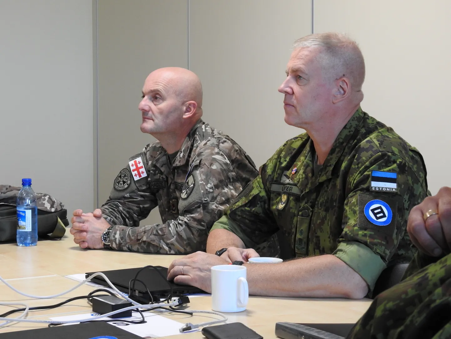 Brigaadikindralid  Roman Jokhadze ja Riho ühtegi.