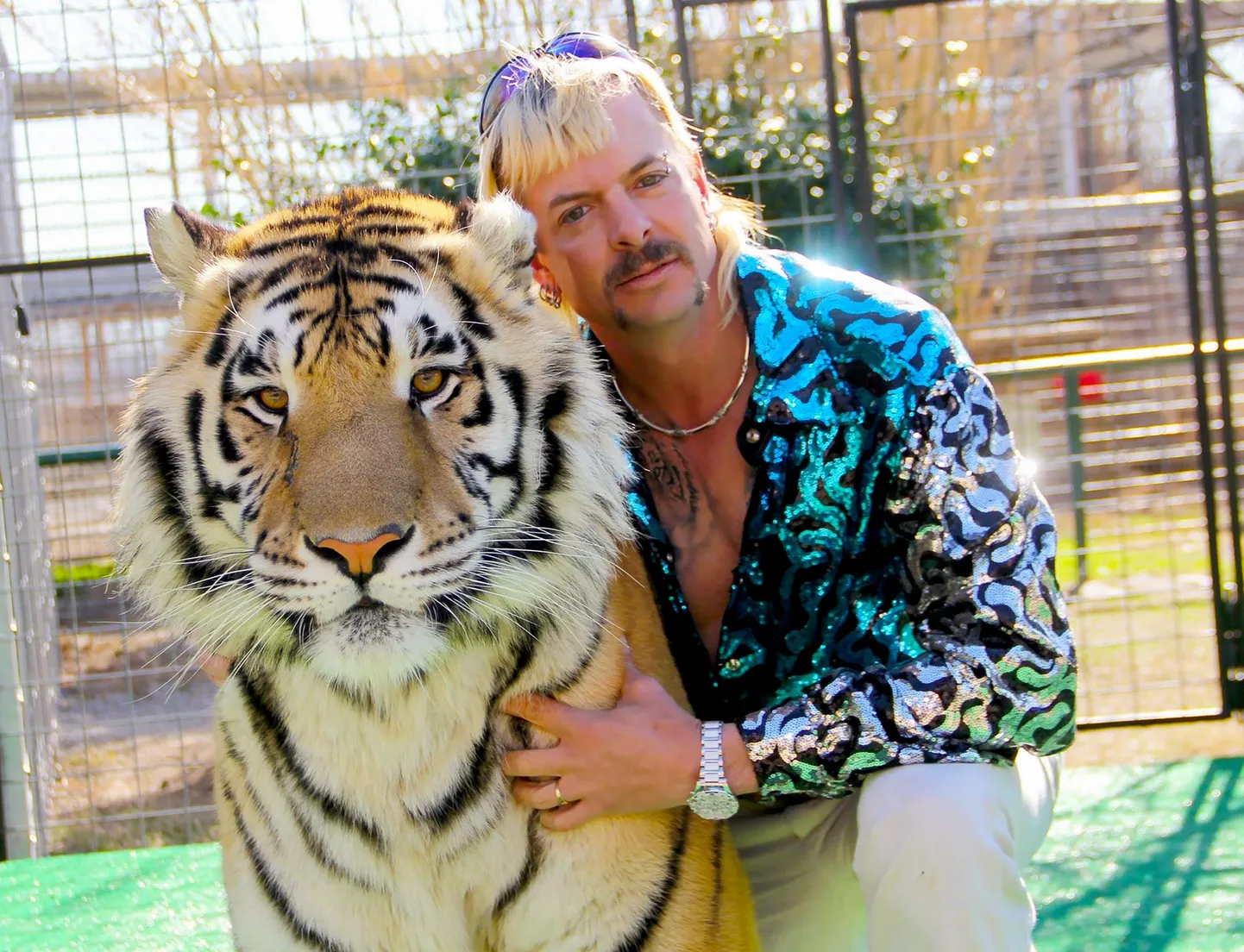 Joseph "Joe Exotic" Maldonado-Passage tiigriga.