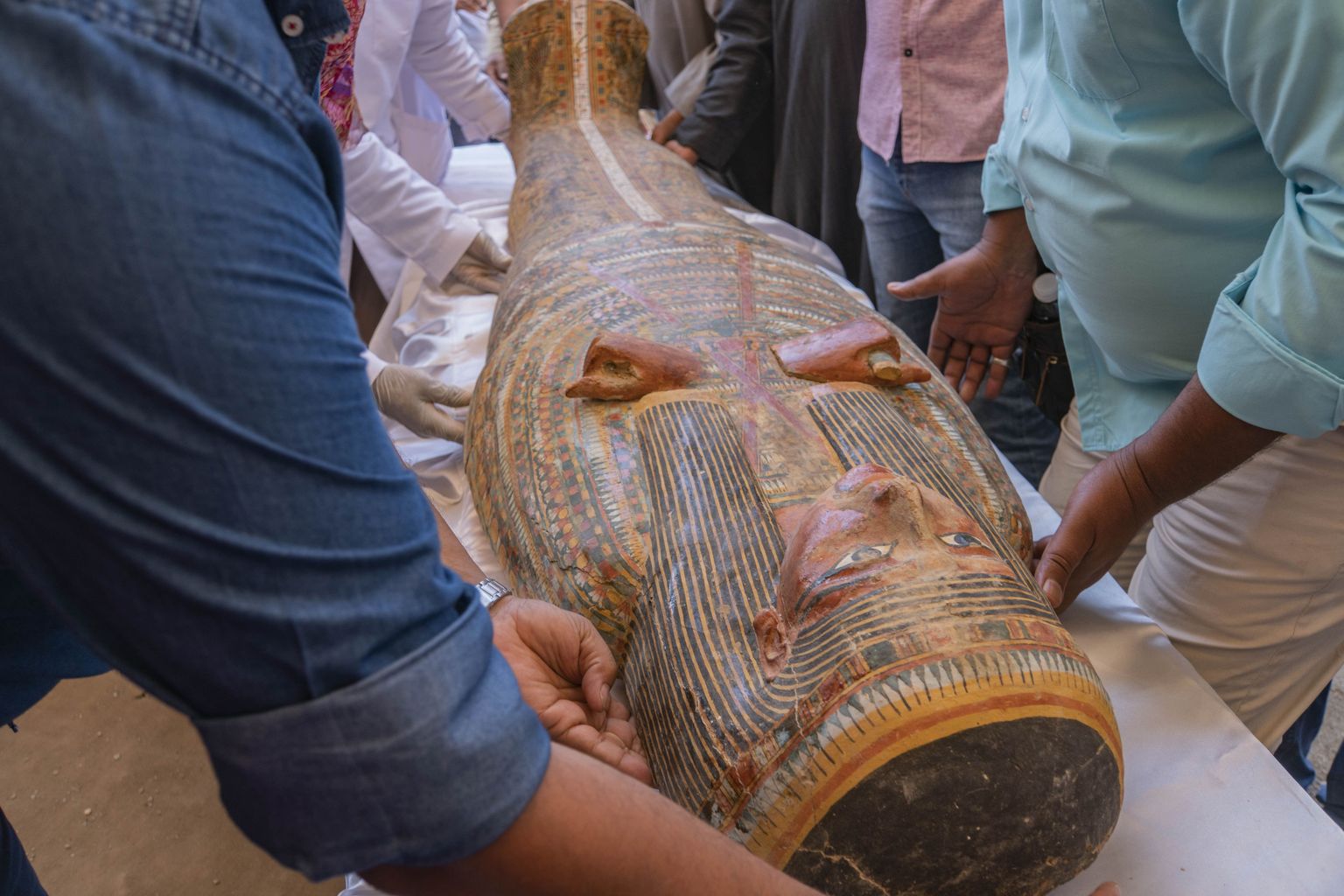 Senās kapenēs Ēģiptē atrasti 30 aizzīmogoti koka sarkofāgi.