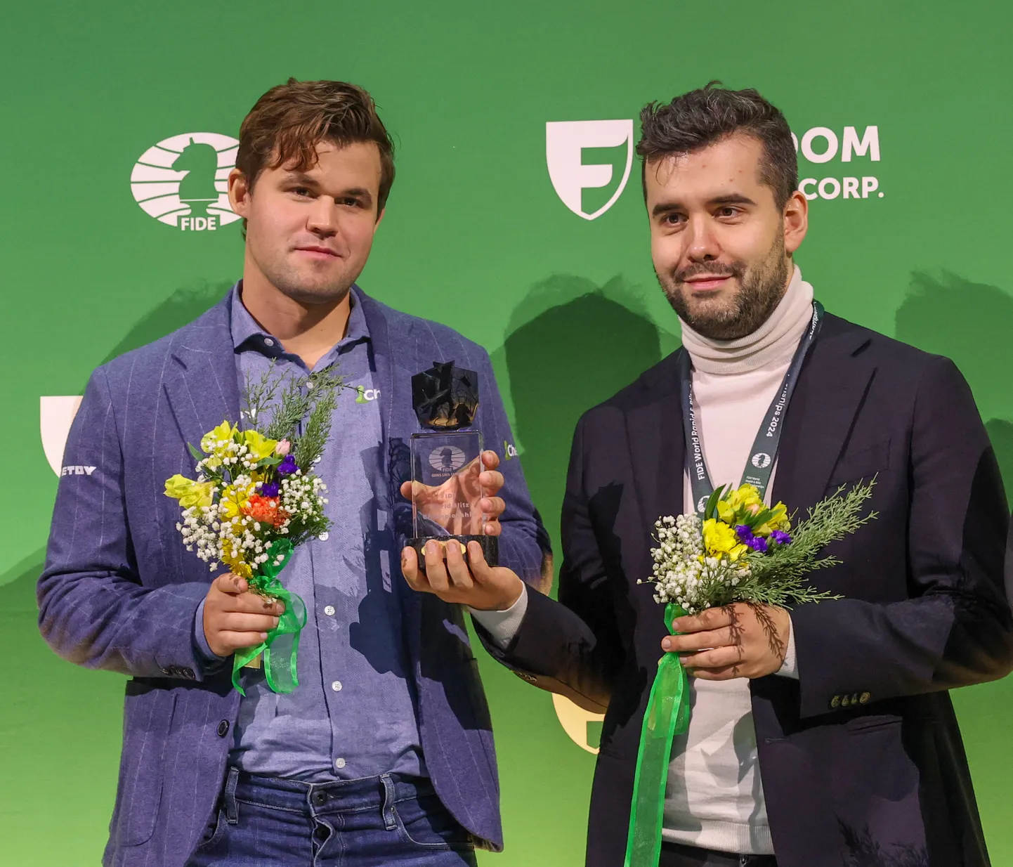 Magnus Carlsen ja Jan Nepomnjaštš.