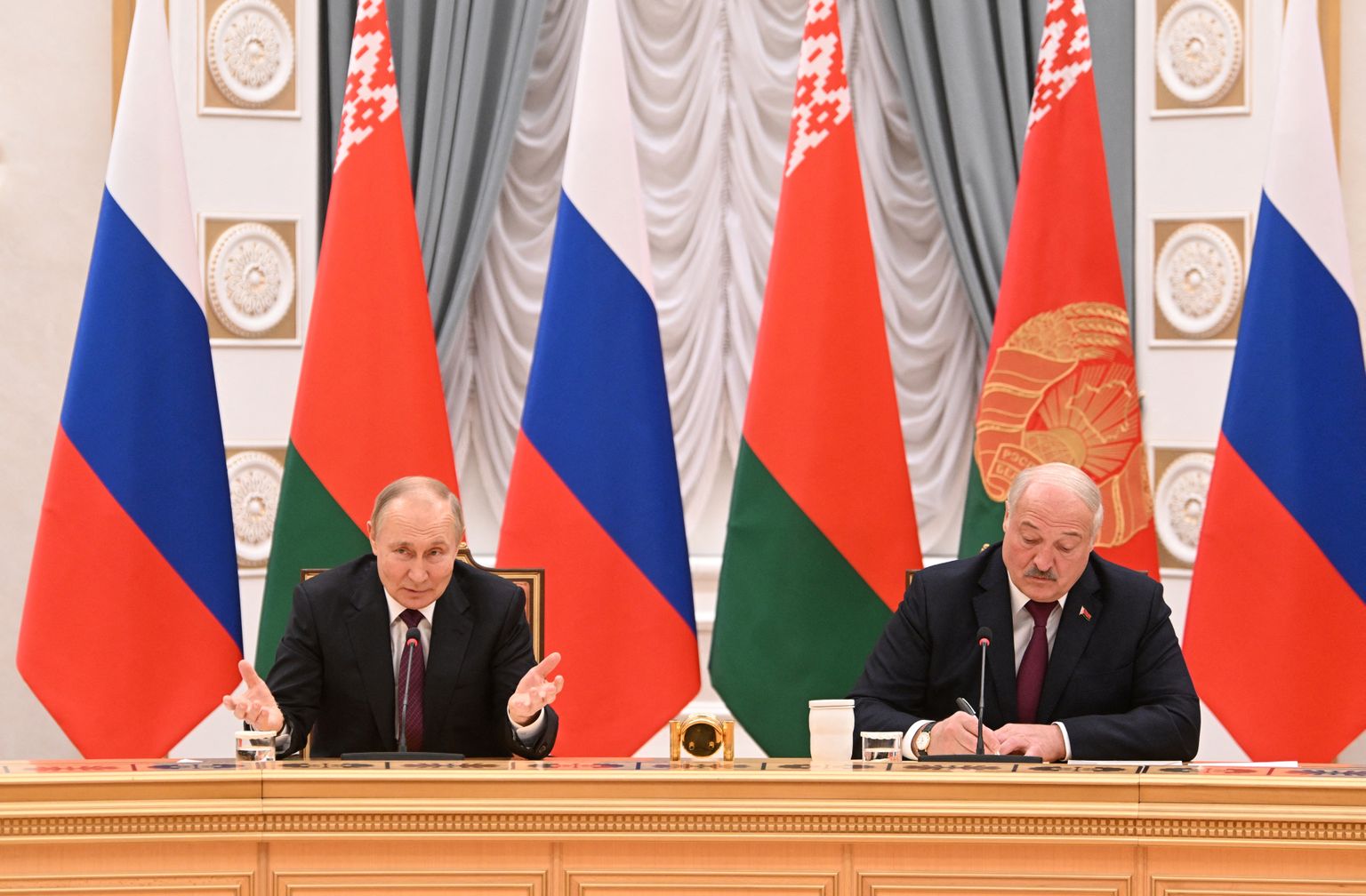 Venemaa president Vladimir Putin ja Valgevene president Aljaksandr Lukašenka kohtumisel Minskis 19. detsembril.