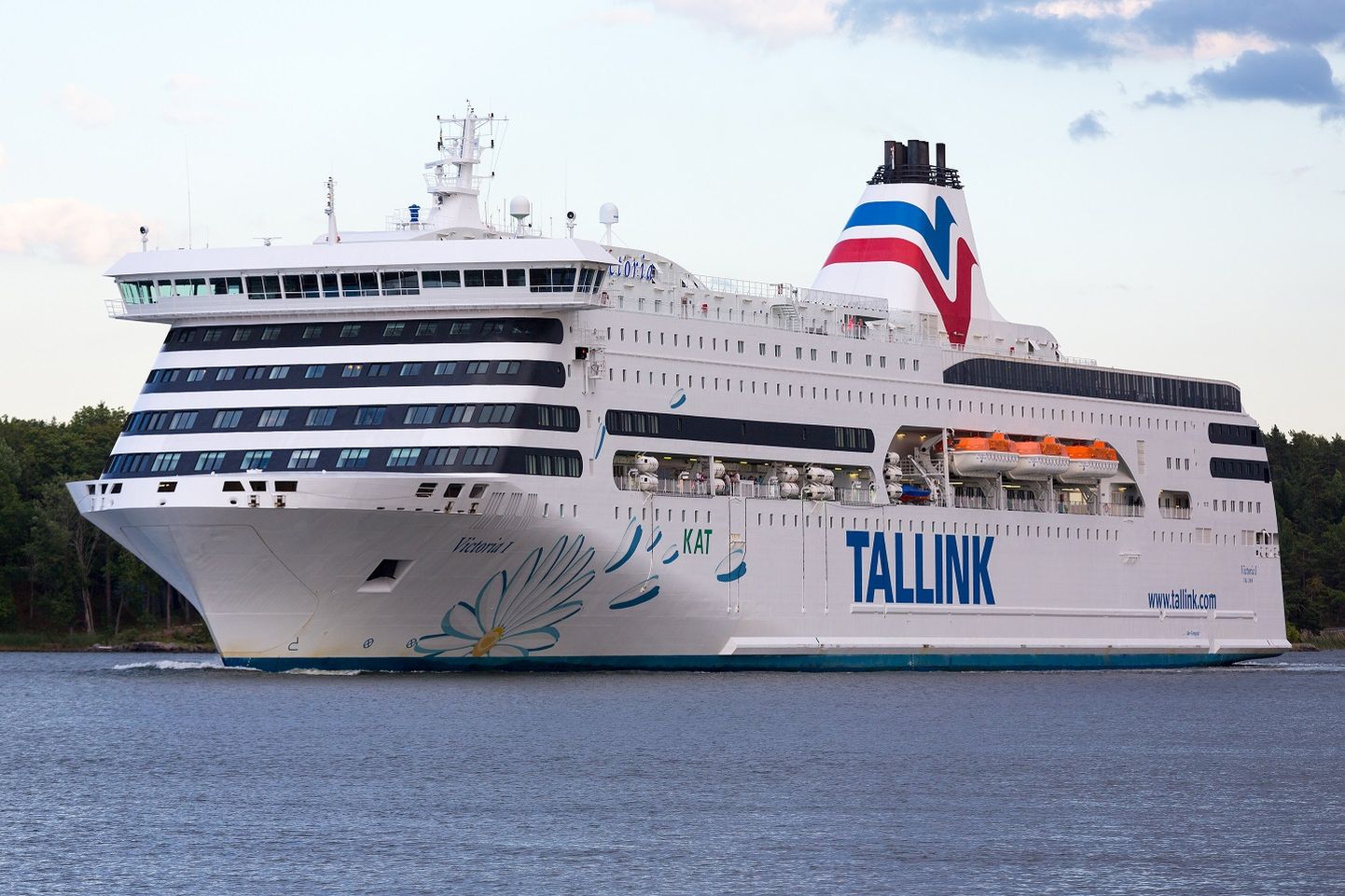 Лайнер Victoria I компании Tallink вмещает до 2 500 пассажиров.