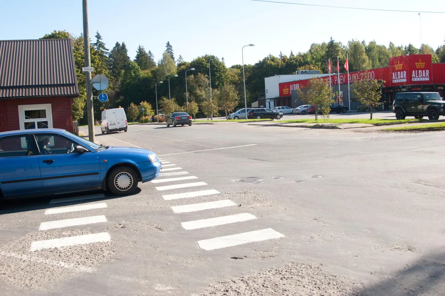 Lilleoru ja Tartu tänava ristmik.