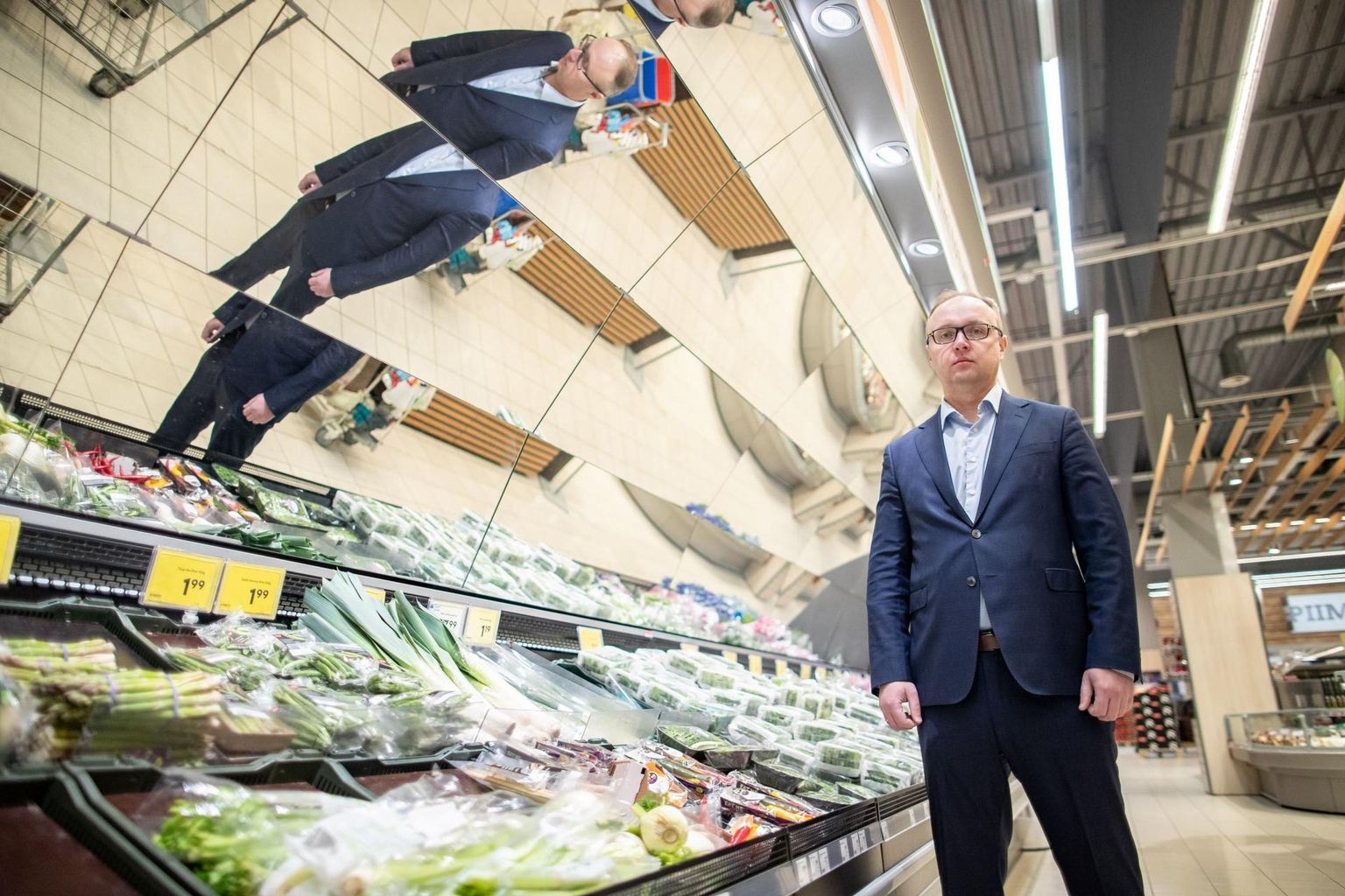 Rimi Balti juht Giedrius Bandzevičius sadamalähedases Nautica Rimis, mille käive pandeemiaga poole võrra vähenes. 