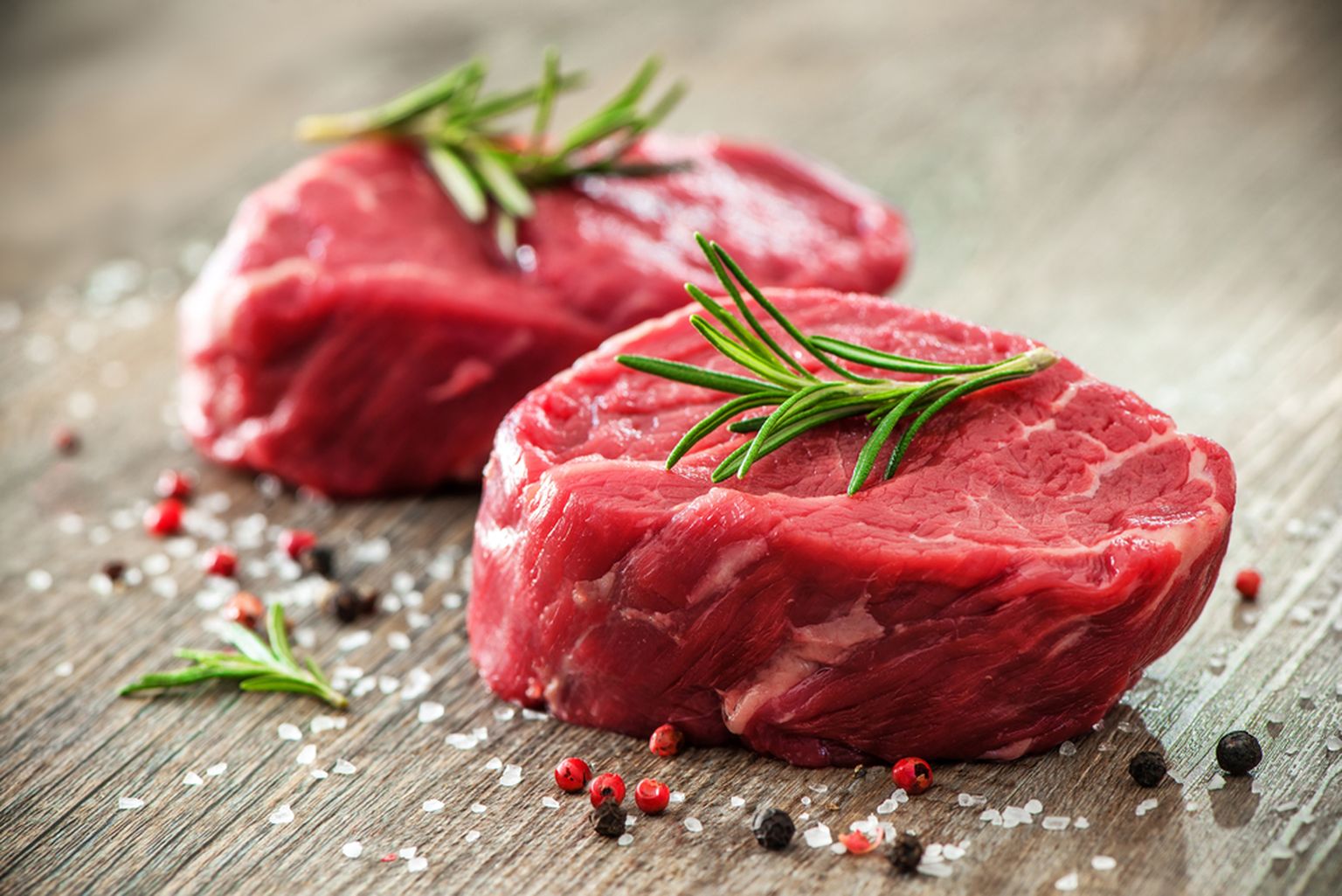 Teadlased ei soovita liha mikrolaineahjus üles sulatada.