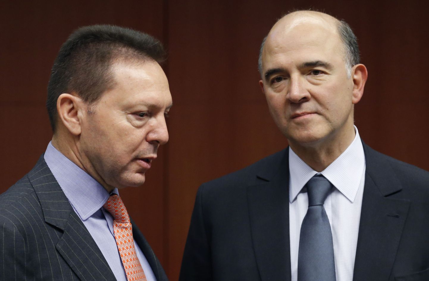 Kreeka rahandusminister Yannis Stournaras ja tema Prantsusmaa kolleeg Pierre Moscovici