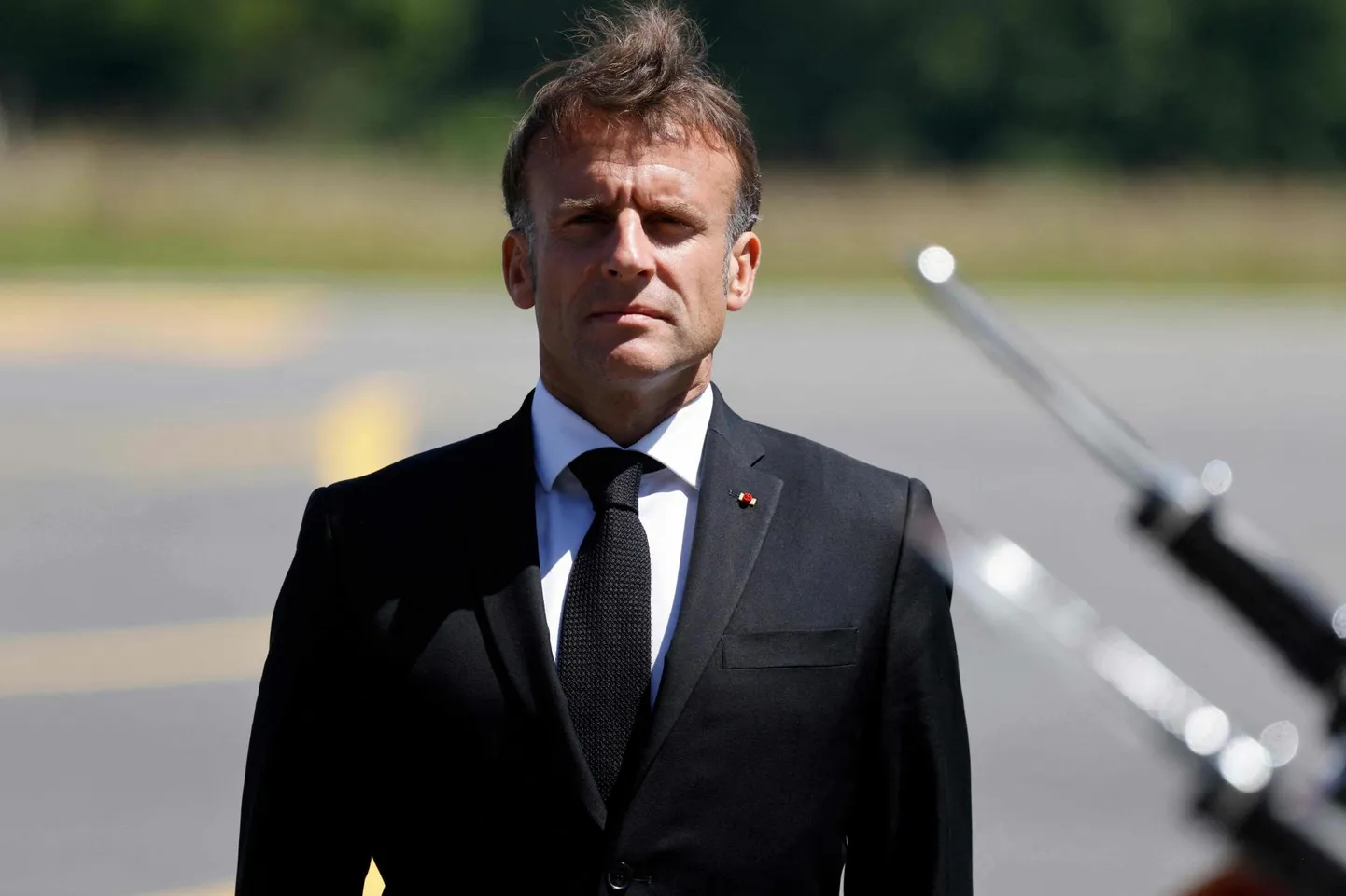 Prantsusmaa president Emmanuel Macron saadab eile, päev pärast erakorraliste valimiste välja kuulutamist Bellegarde’i lennujaamas koduteele oma Saksamaa kolleegi Frank-Walter Steinmeierit.