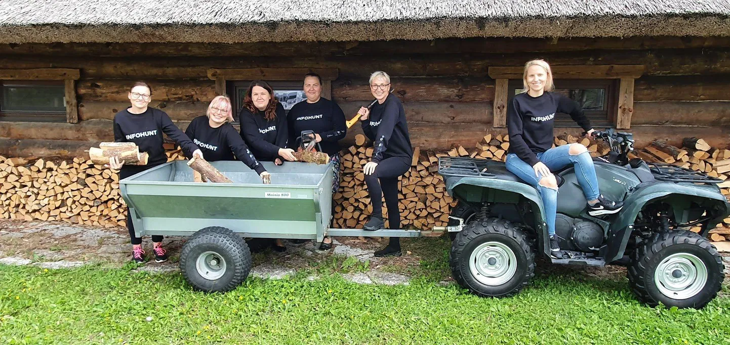 Infohundi äpi disainijate koostöökohtumine Hiiumaal. Pildil on Lindia Lallo (vasakult), Kristel Pisa, Liia Ots, Kirsika Ilmjärv, Anneli Meisterson, Liisi Vesselov. Pildilt puudub Triin Konrad.