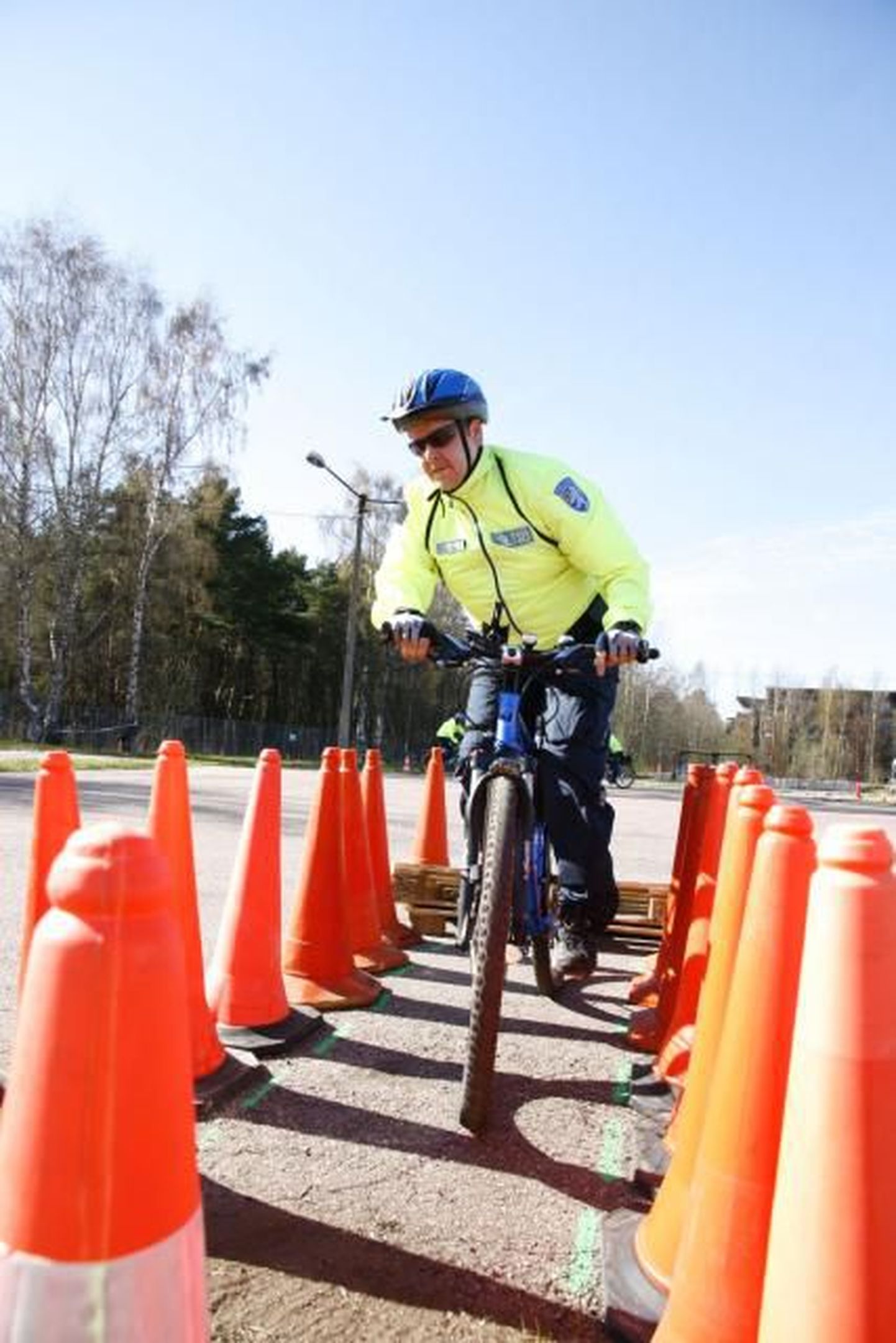 Обучение полицейских-велосипедистов.