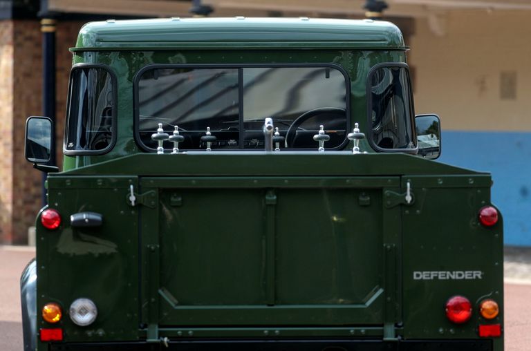 Prinča Filipa bēru auto - Land Rover TD5 130 Gun Bus
