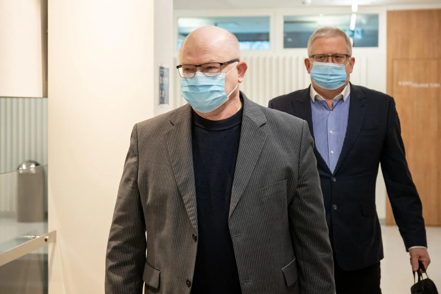 Urmas Arumäe ja tema kaitsja vandeadvokaat Aadu Luberg väidavad, et Arumäe pole kunagi maaeluministeeriumis töötanud.