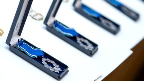 TUNNUSTUS ⟩ Nelja pärnumaalase rinda ehib hõbedane tammepärg