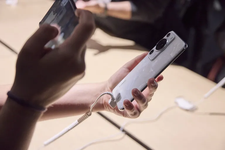 Huawei P60 Pro ajakirjanike esitlusel.