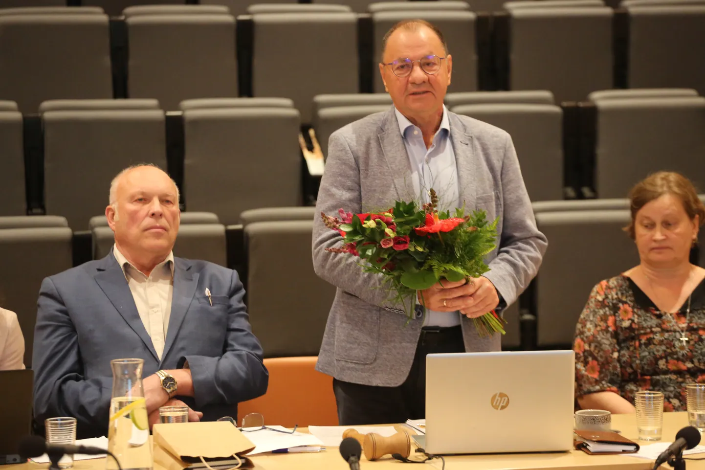 Rõuge vallavolikogu esimeheks valiti Rein Loik (paremal) pärast seda, kui Mati Kuklasele (vasakul) oli umbusaldust avaldatud.