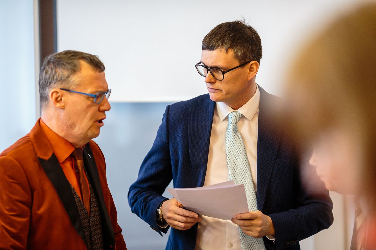 Kaks viimast ametist tagandatud Narva linnapead: Aleksei Jevgrafov võttis Tarmo Tammistelt ameti üle 2019. aasta kevadel. Tänavu novembris oli Tammiste nende seas, kes avaldas umbusaldust Jevgrafovile.