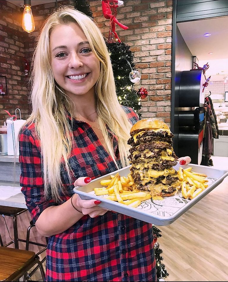 24-aastane Kate Ovens on oma söömisväljakutsetega teeninud miljoneid fänne.