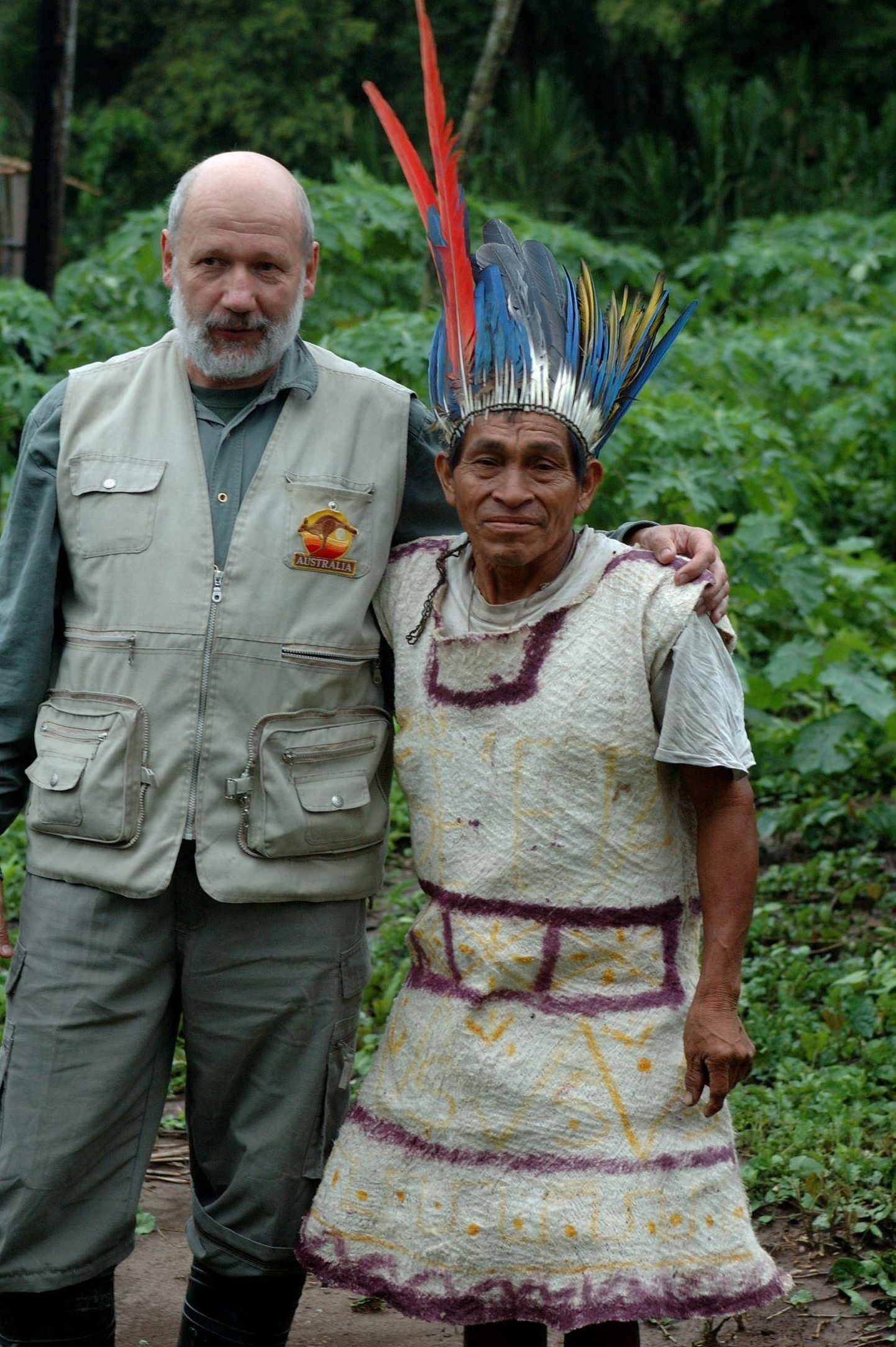 Hendrik Relve 2007. aastal Peruus Amazonase indiaanlaste juures.