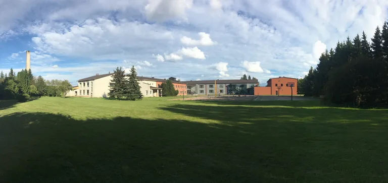 Kooli hoovivaade, 2020.