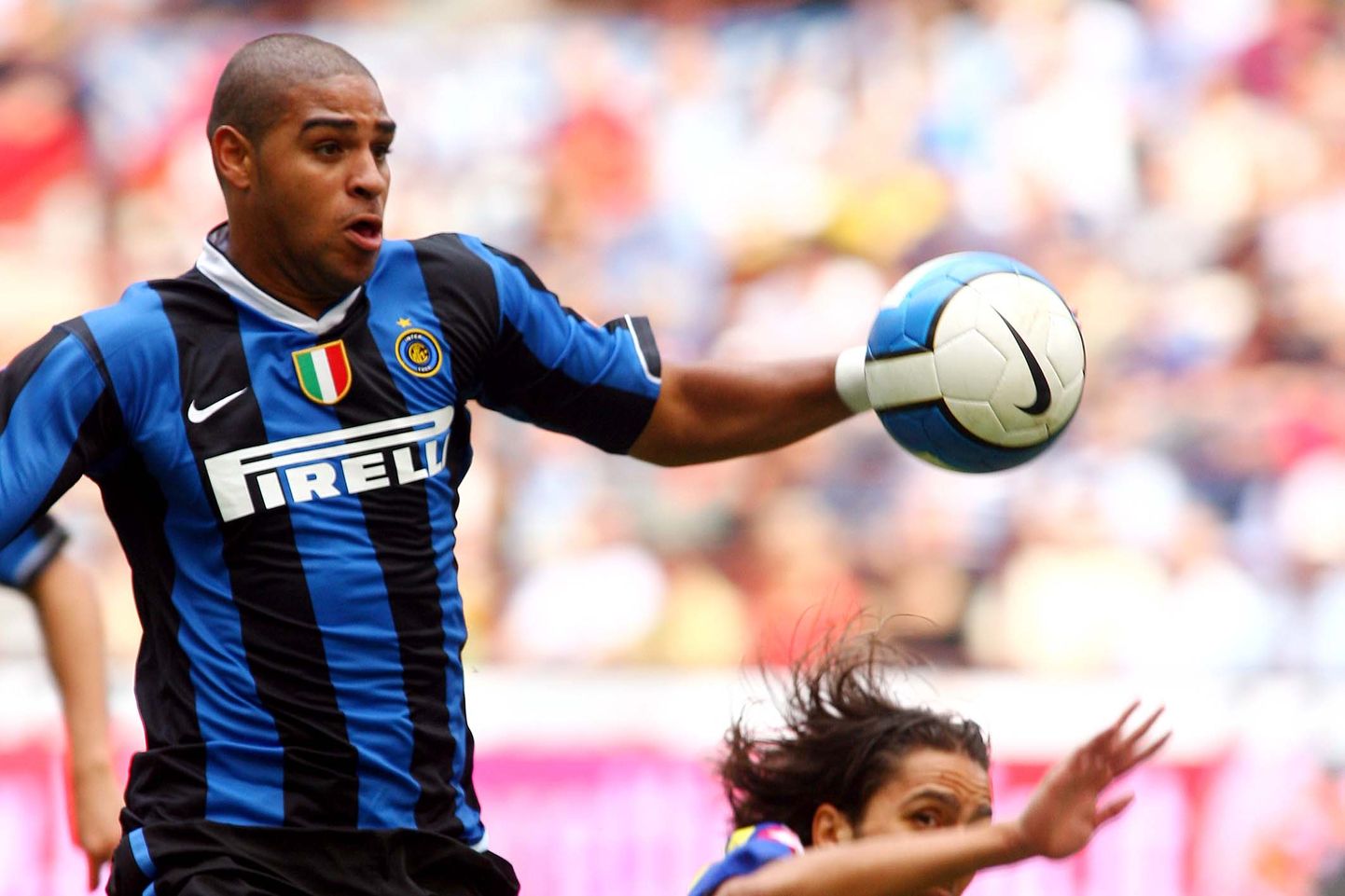 Adriano on eelkõige tuntud ajast, mille ta veetis Milano Interi särgis.