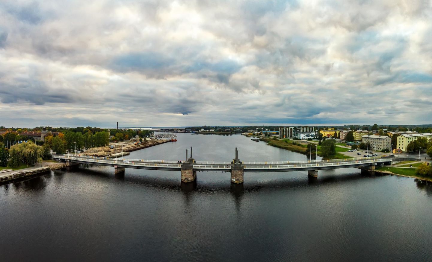 Pärnu Kesklinna silda uuendati viimati 1995. aastal, tugiosad on aga hooldamata 1956. aastast.