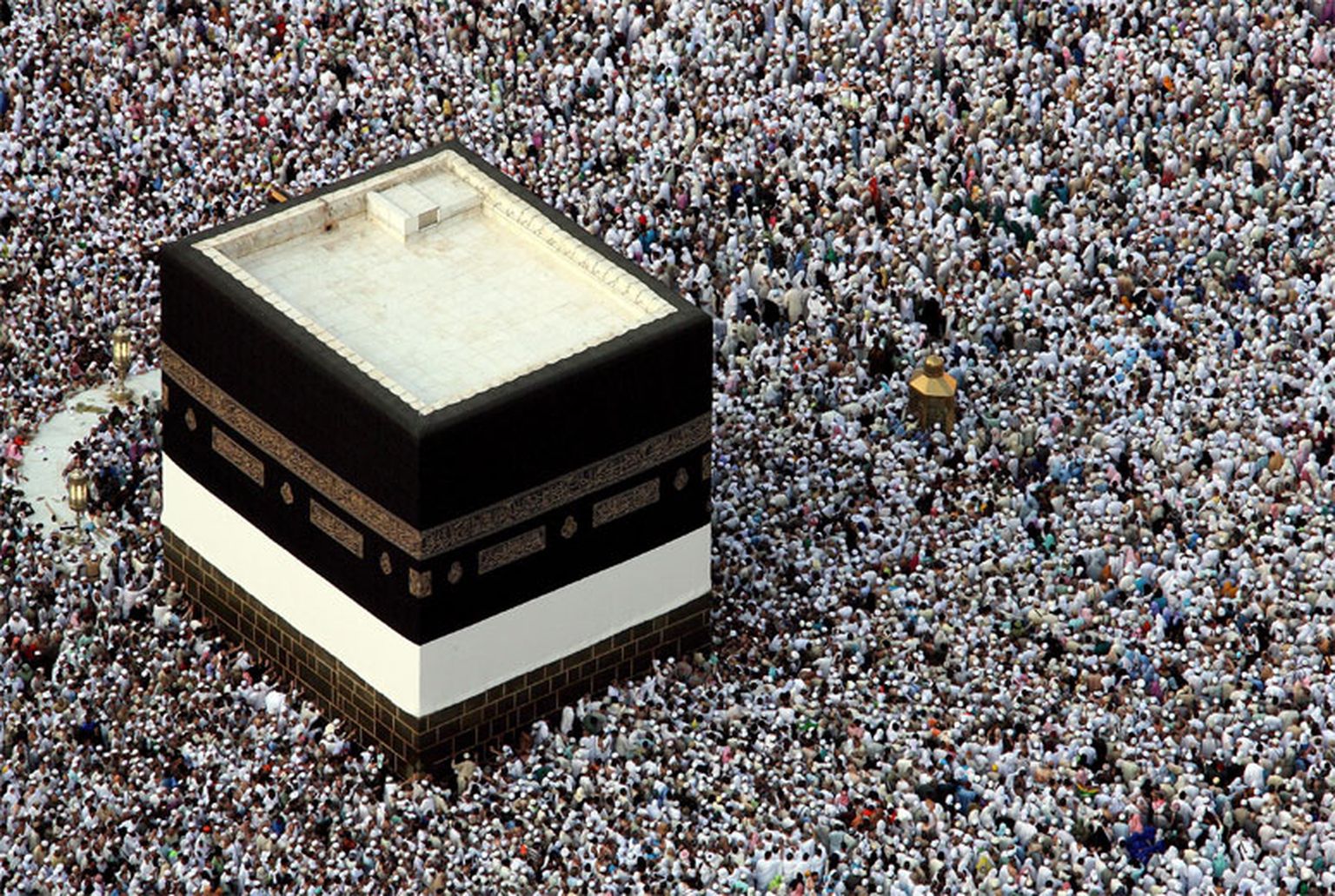 Больше двух миллионов мусульман со всего мира собрались в Мекке, чтобы совершить ежегодный хадж