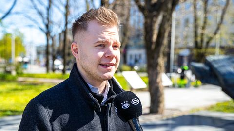 TÄNAVAKÜSITLUS ⟩ «Ma loodan, et saame edasi, aga jah…» Millist edu ennustavad eestlased Vanilla Ninjale?