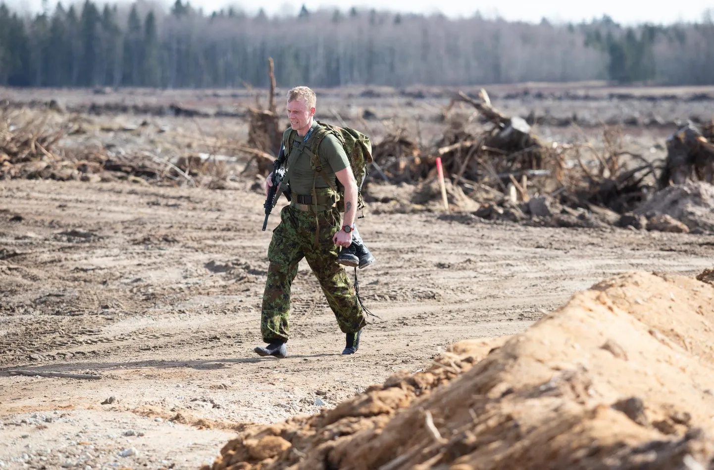 Scoutsrännaku võib läbida ka sokkis.