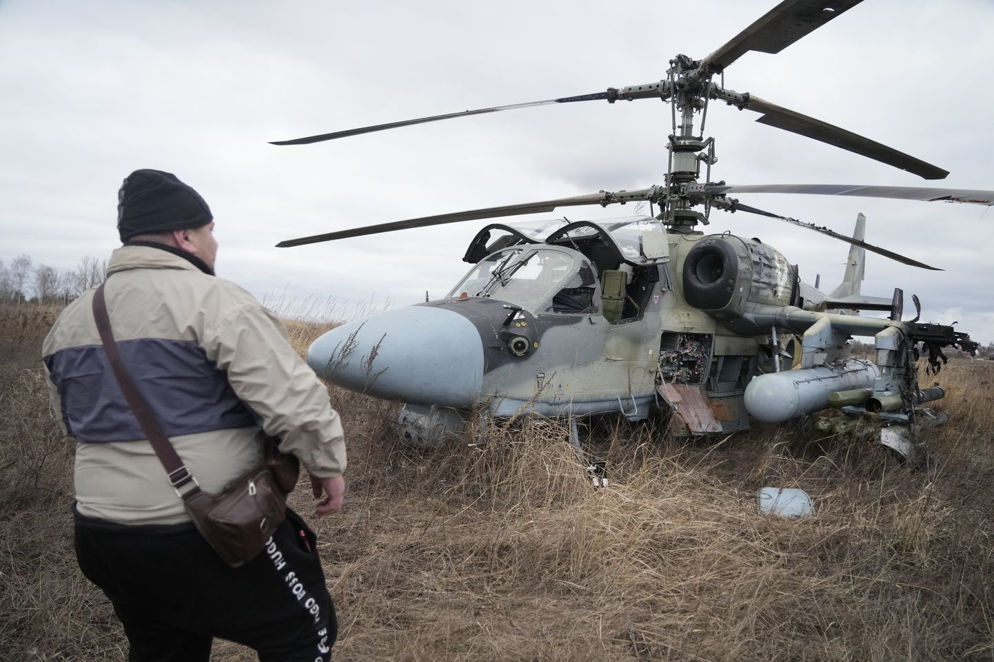 Ukrainas alla tulistatud Vene ründekopteri Ka-52 ninaosas asuvast andurite moodulist leiti terve rida USA tootjatelt pärit kõrgtehnoloogilisi komponente.