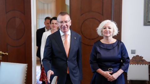 VIDEO ⟩ Mieriņa pēc tikšanās ar prezidentu neizslēdz iespēju, ka Saeima varētu strādāt arī vasarā