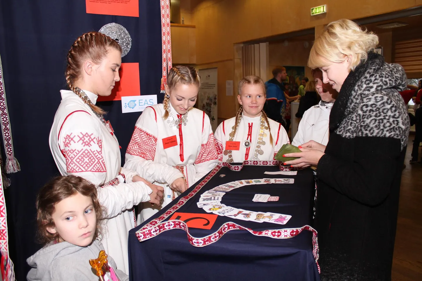 Möödunudaastane õpilasfirmade laat Värskas.