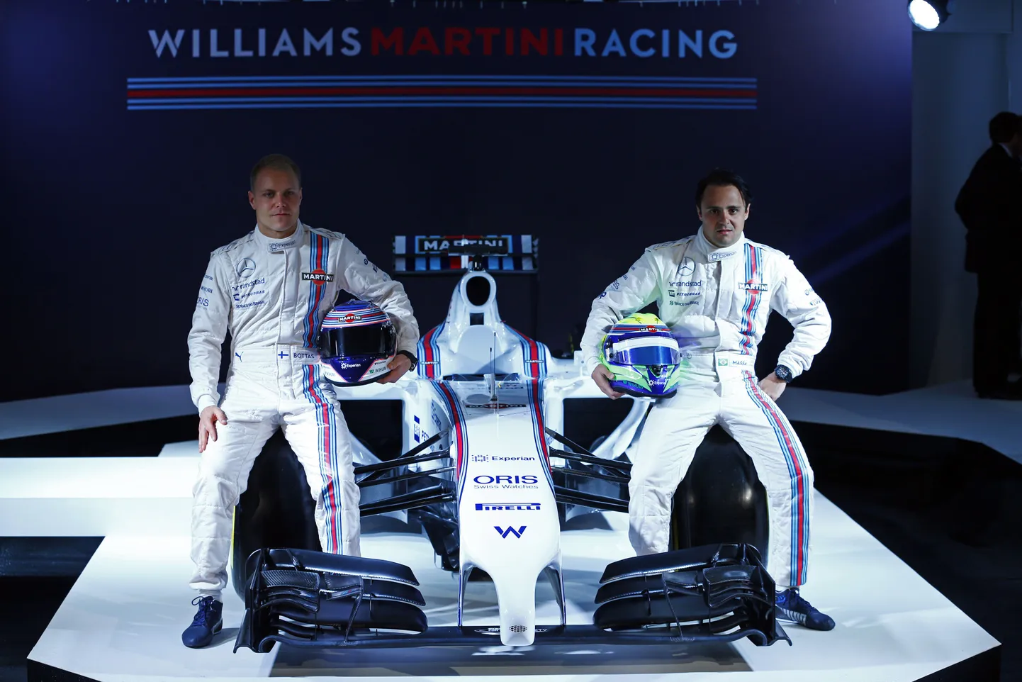Williamsi sõitjad Felipe Massa (paremal) ja Valtteri Bottas esitlesid uut võistlusvärvides autot.