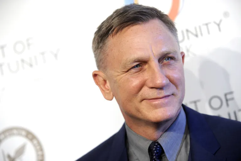 Daniel Craig