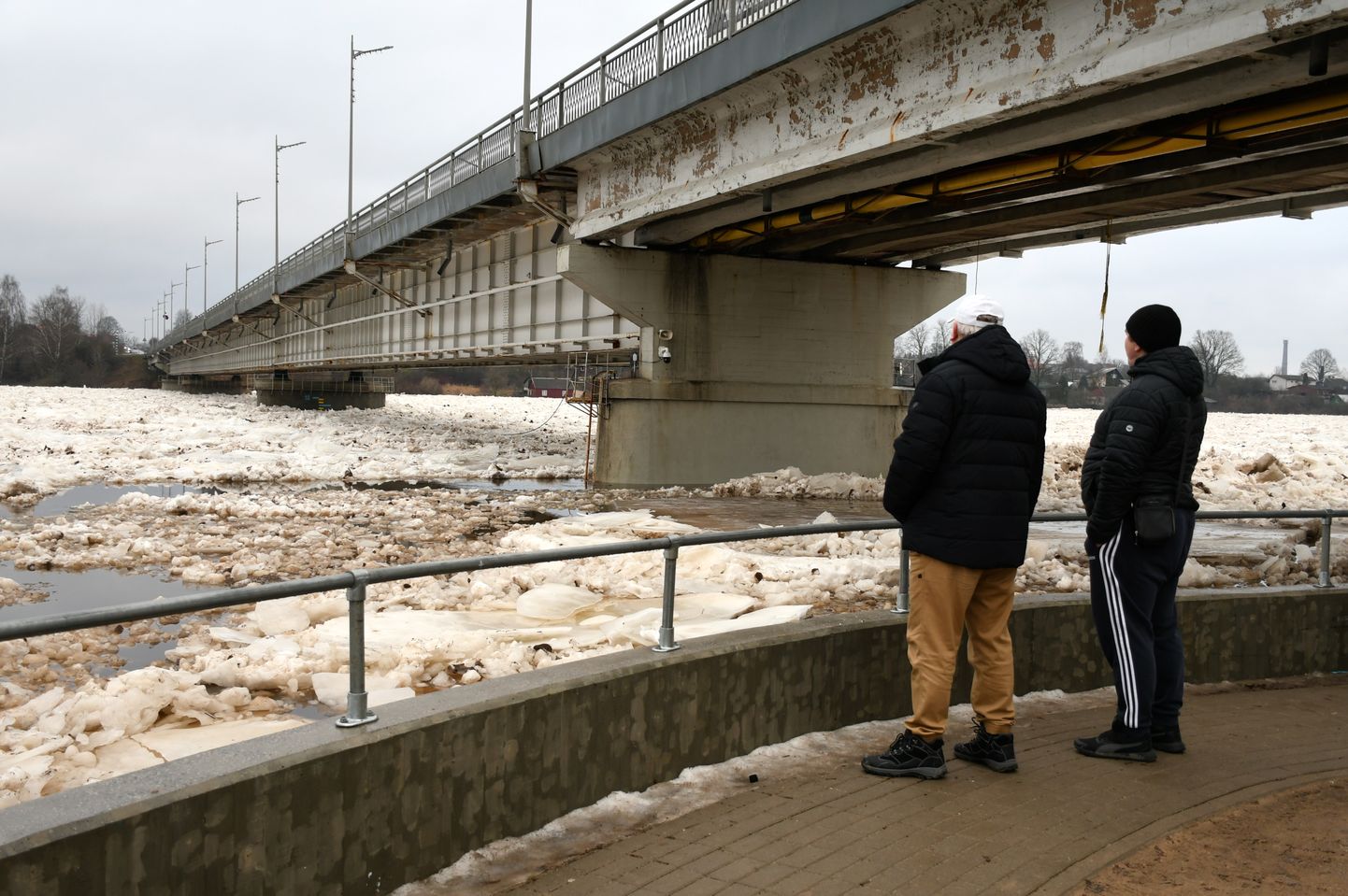 Plūdi Jēkabpilī, kur ūdens līmenis Daugavā 14. janvāra rītā sasniedza 8,92 metrus.
