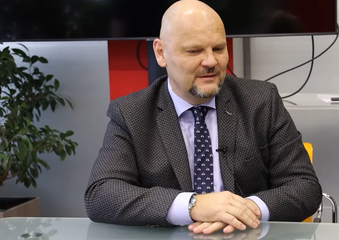 Руслан Панкратов дает интервью YouTube-каналу "Шпроты в изгнании"