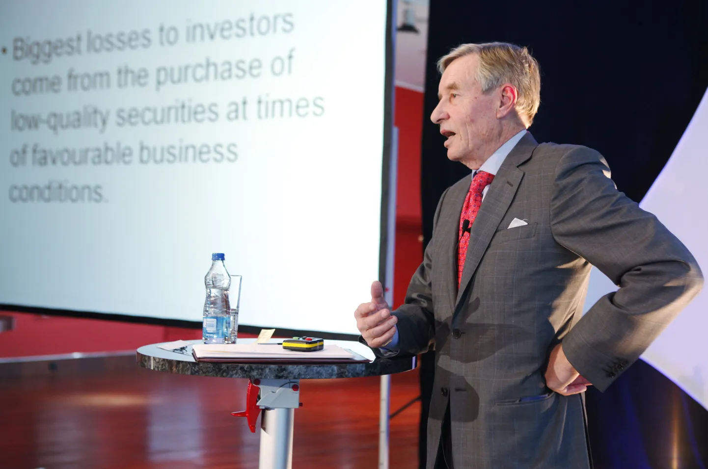 Soome legendaarne investor Seppo Saario Nokia kontserdimajas investeerimismessil Rahakompass 2010 esinemas.