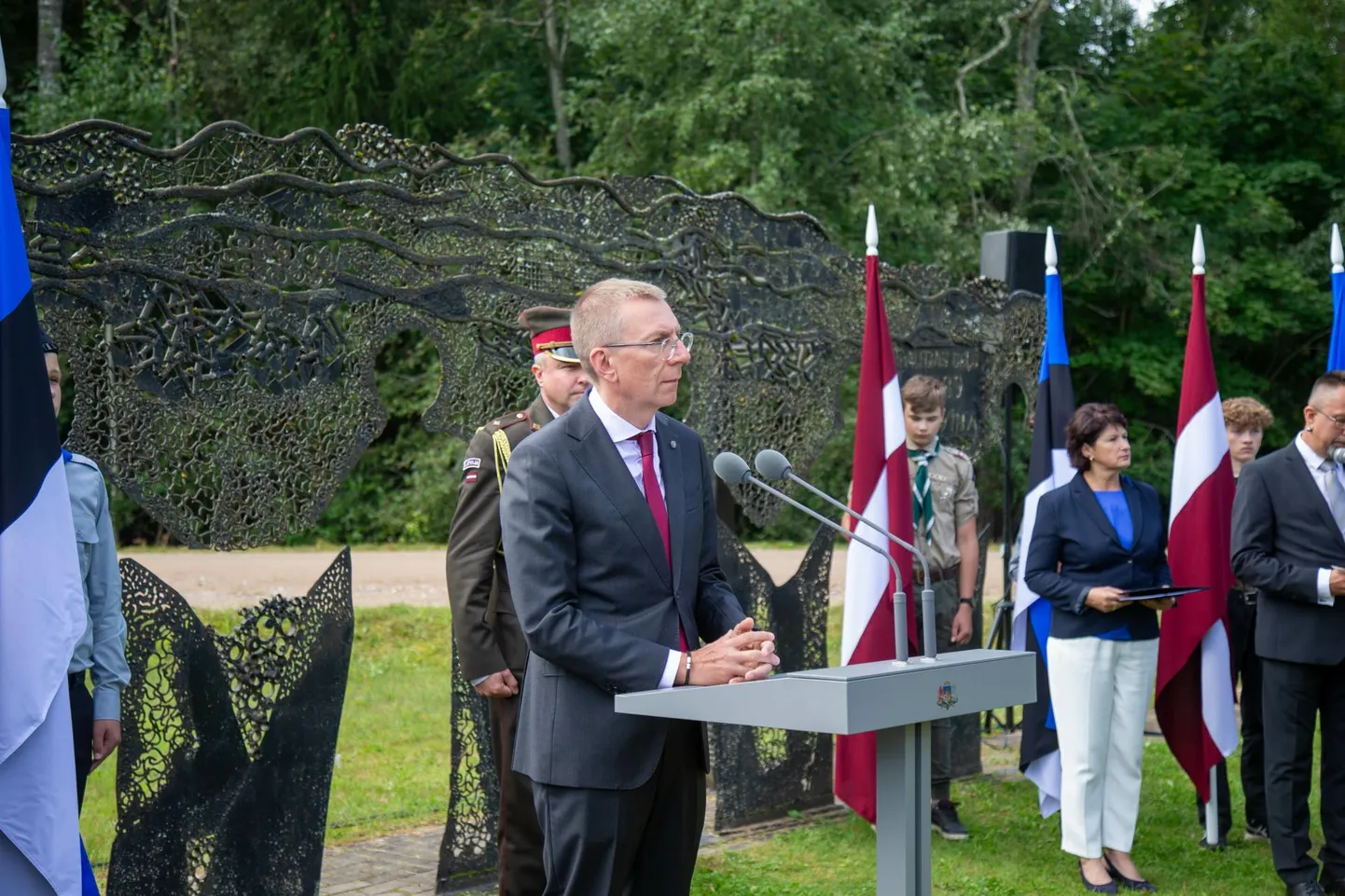 Läti president Edgars Rinkēvičs Balti keti 35. aastapäeval Lilli-Ungurini piiripunktis kõnet pidamas.