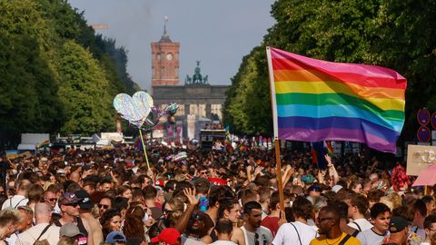 Гей-парад в Берлине собрал более 100 тысяч человек