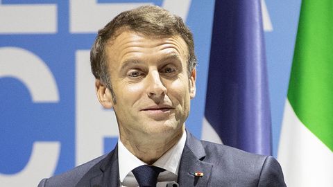 France passes law banning social media for under-15s