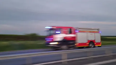 В Йыгеваском уезде на ходу загорелся грузовик, перевозивший корм для животных