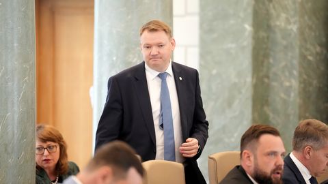 Tieslietu ministrija pārskatījusi izdevumus un iet