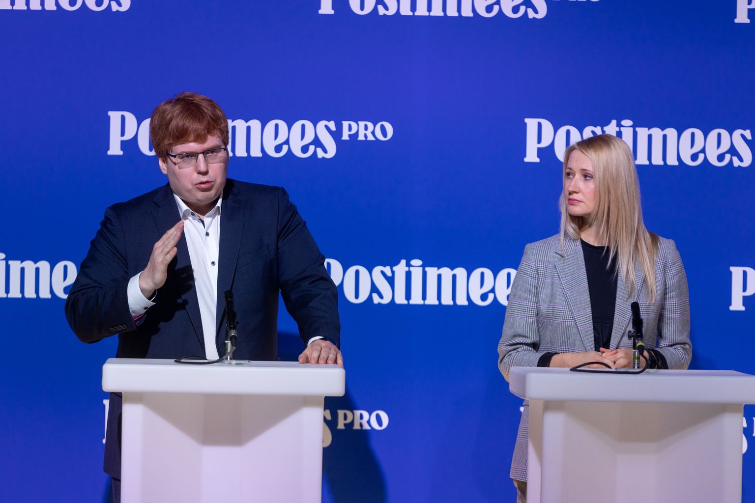 Taavi Madiberk ja Liis Narusk Postimees Pro majanduskonverentsil.